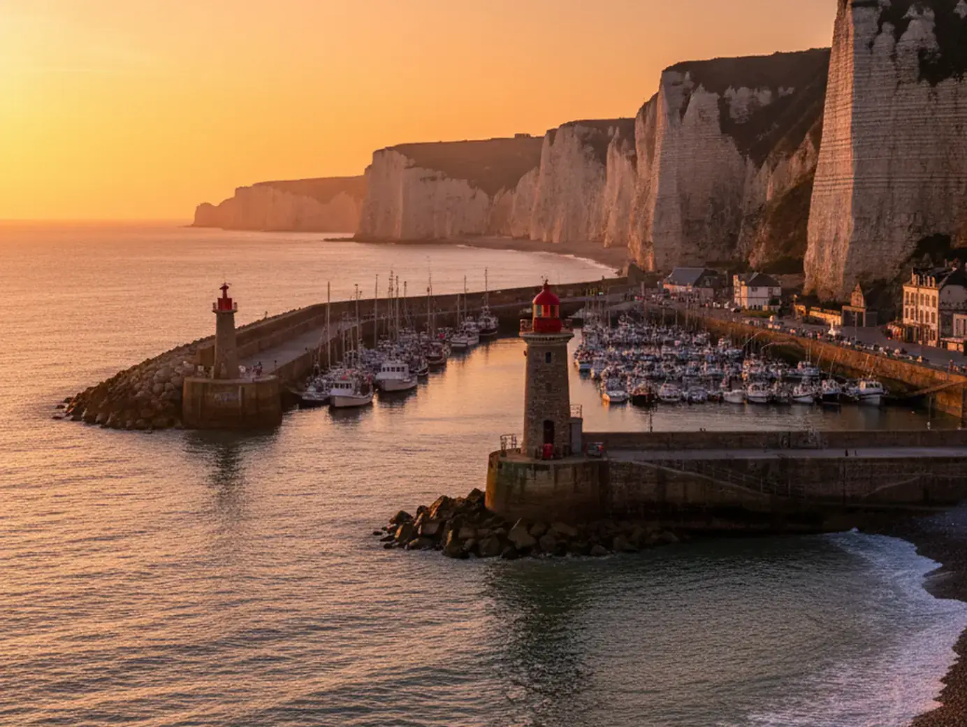 Les falaises de craie et le port du Tréport
