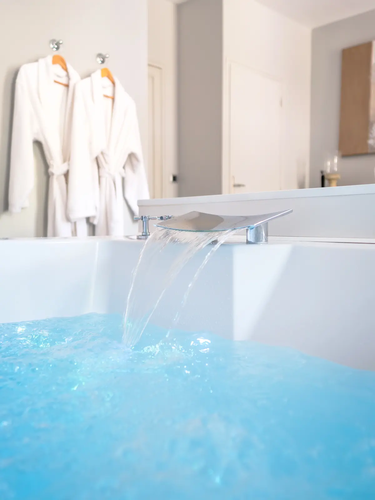 Baignoire balnéo de la Chambre Domaine balnéo, Domaine de Joinville