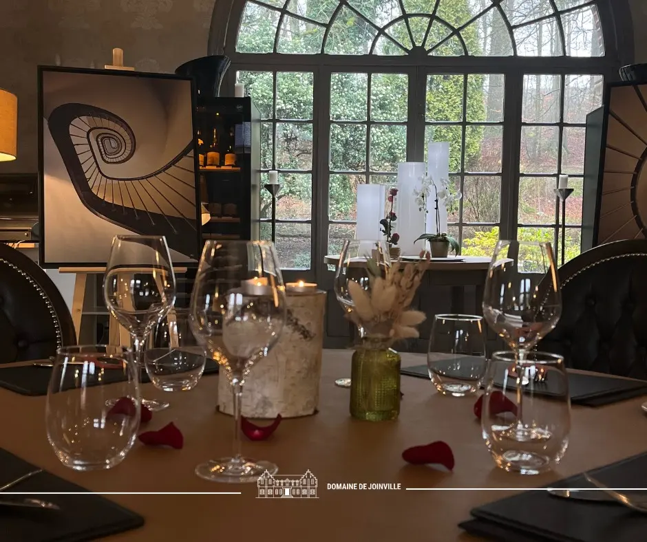 Table dressée pour la Saint-Valentin au Domaine de Joinville