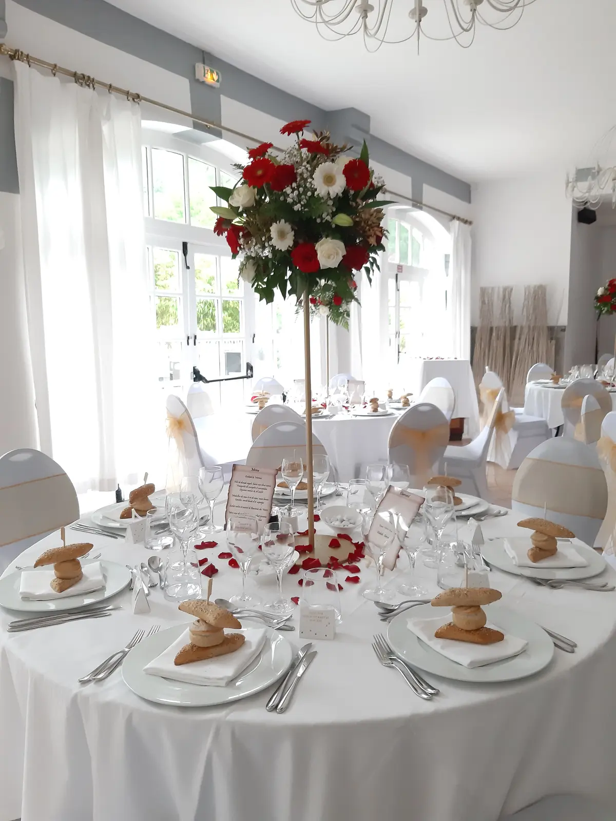Table dressée pour une réception au Domaine de Joinville