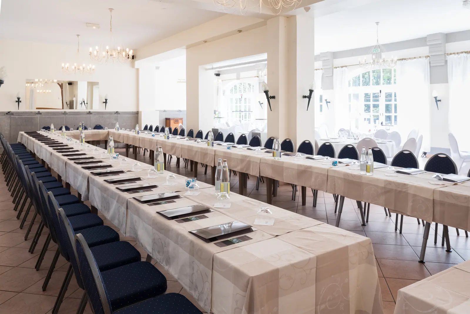 Salle du Domaine de Joinville installée pour un événement