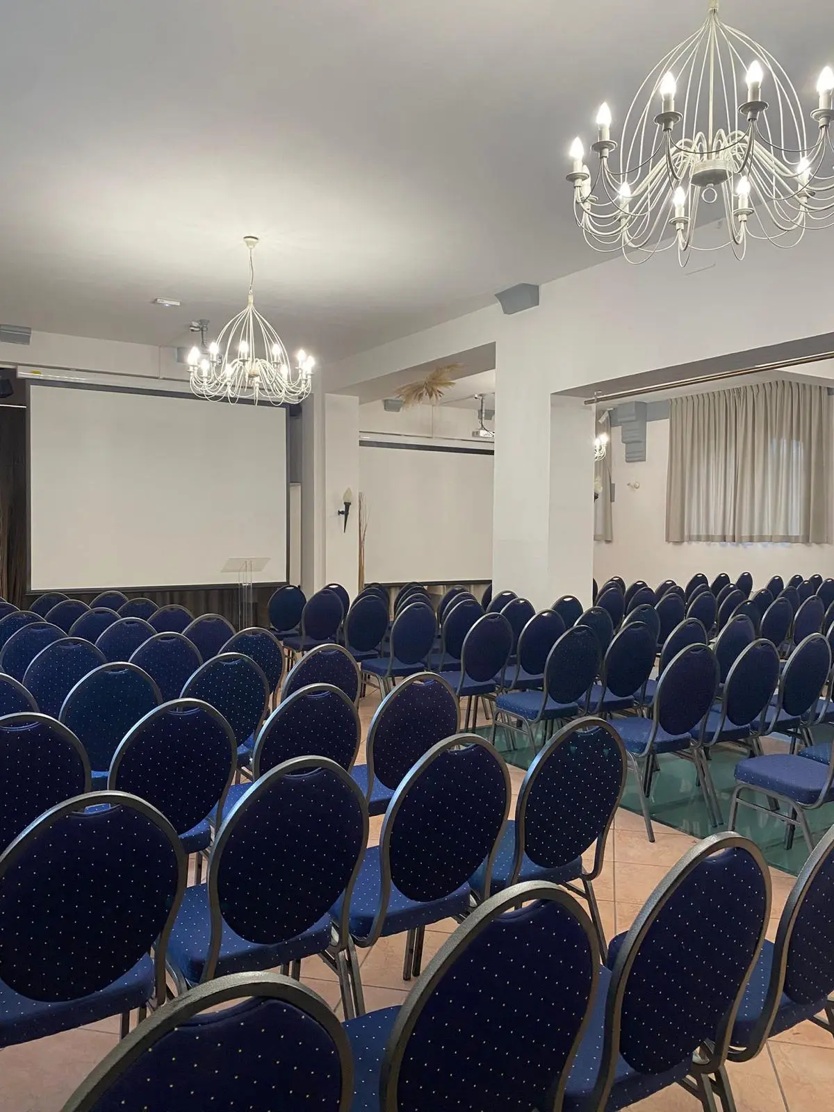 Salle de séminaire en configuration théâtre au Domaine de Joinville